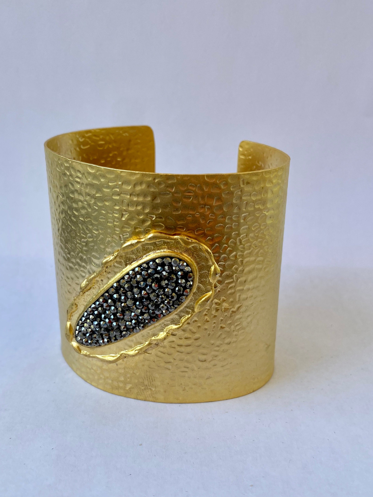 Bracelet - gold plated with black crystal stone